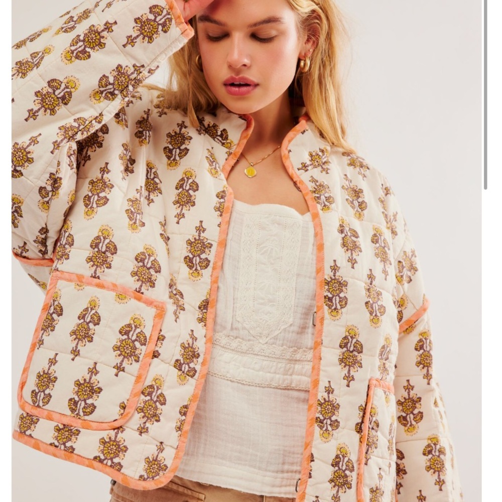1 lEFT! HP ! 🧡🩷🩷🧡Boho floral jacket